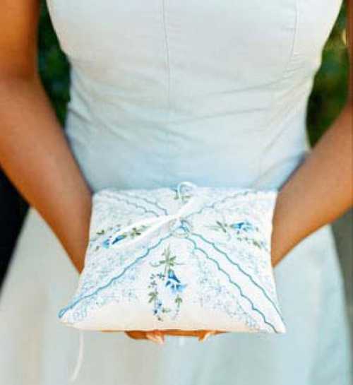 Упакованный таким образом презент или сувенир напомнит жене о годовщине ситцевой свадьбы