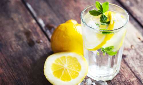 Пить воду натощак утром полезно для лечения многих заболеваний
