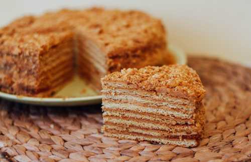 Пошаговый  рецепт медового торта, секреты выбора