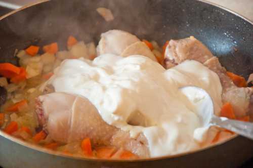 Рецепты курицы в сметанном соусе: секреты выбора